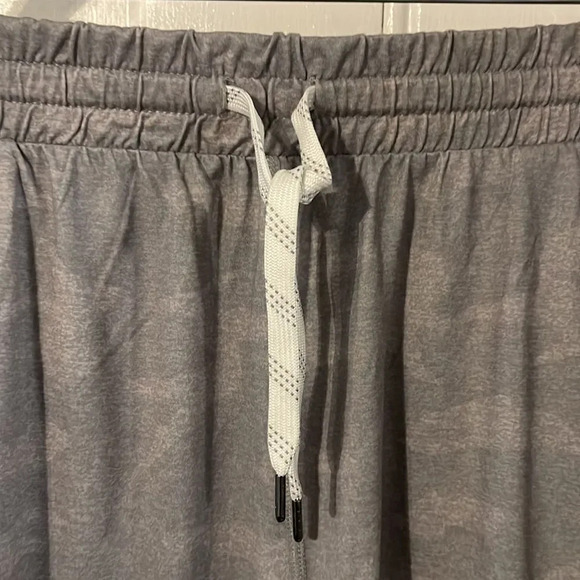 PACIFIC TRAIL Women's Soft Stretch Shorts Size XXL Grey camouflage New - Picture 4 of 9